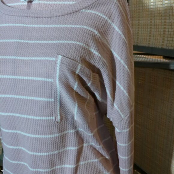 Eyeshadow Long Sleeve Thermal Style Scoop Neck Knit Top - Picture 4 of 6